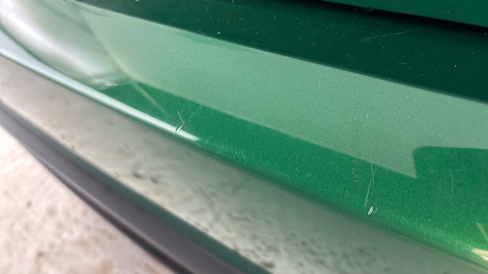 MINI HATCHBACK Chips and scratches