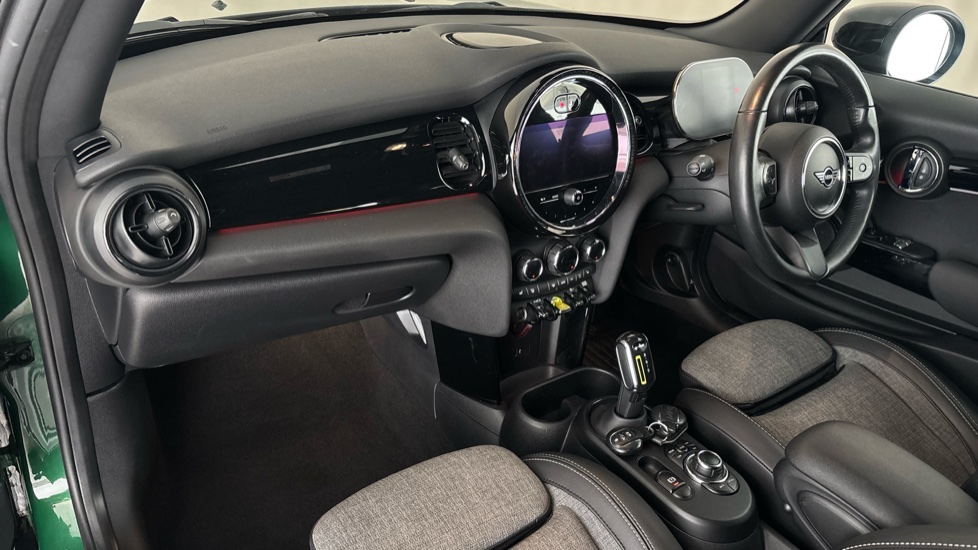 MINI HATCHBACK Image 10