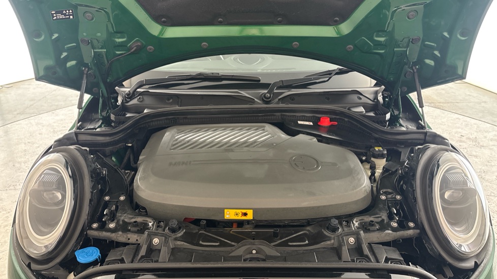 MINI HATCHBACK Image 16