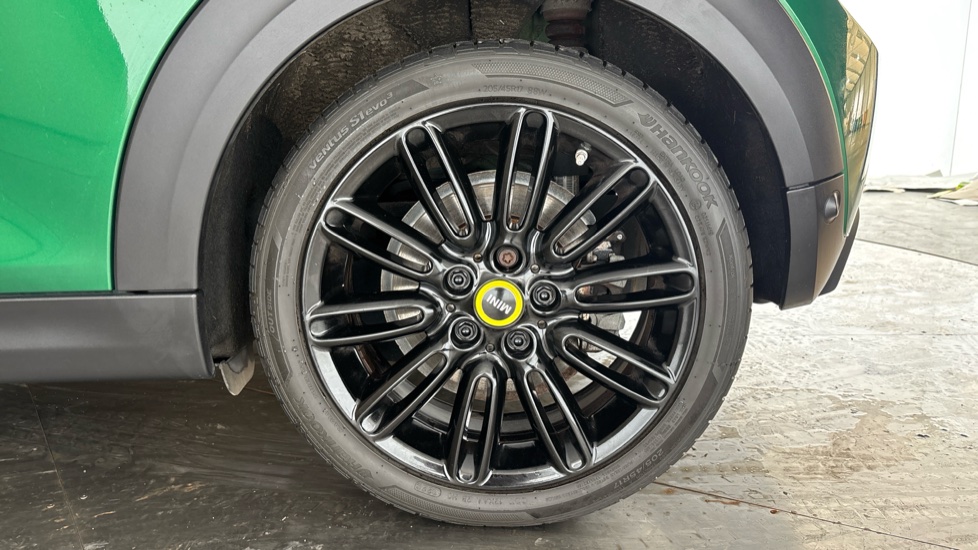 MINI HATCHBACK Image 18