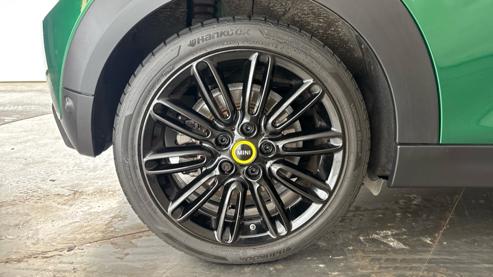 MINI HATCHBACK Image 19