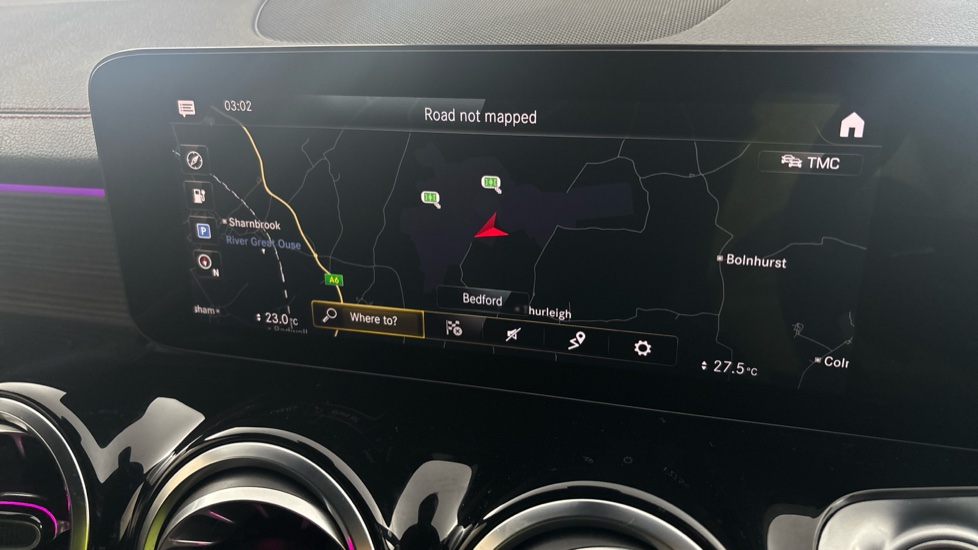 MERCEDES EQB Image 12