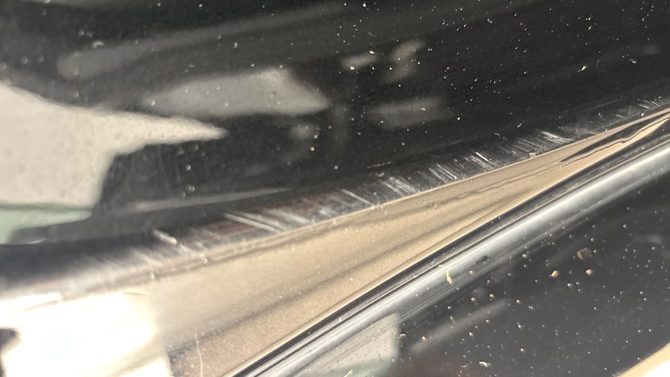BMW I4 scratches
