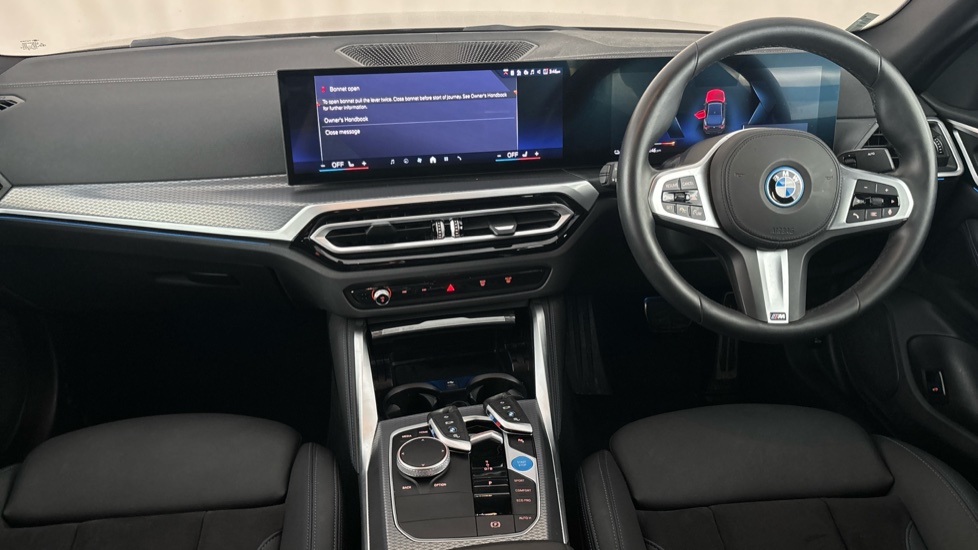 BMW I4 Image 11