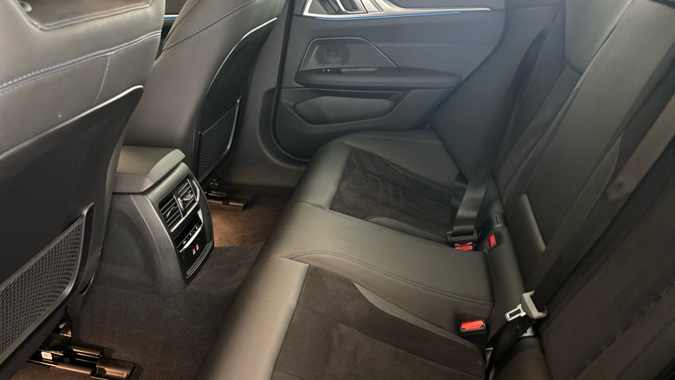 BMW I4 Image 14