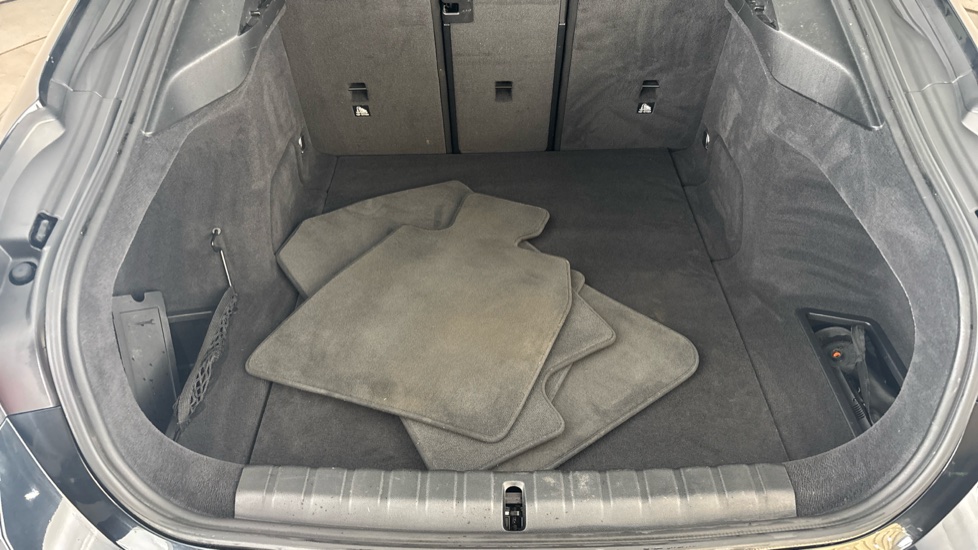 BMW I4 Image 15