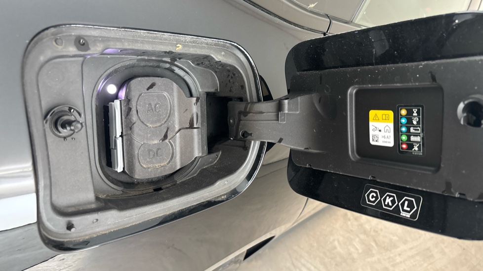 BMW I4 Image 21
