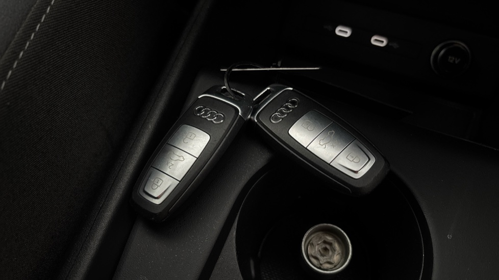 AUDI Q4 2 keys available