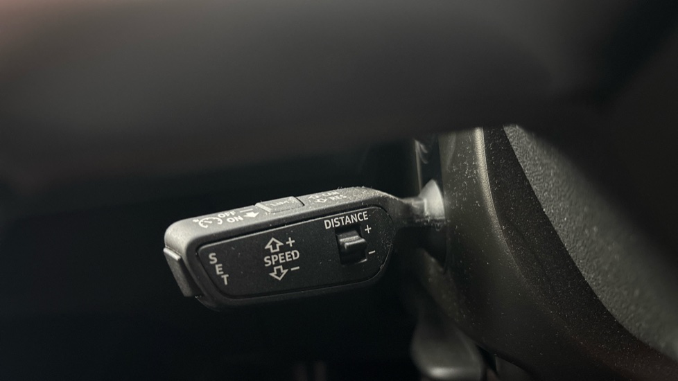 AUDI Q4 Cruise control