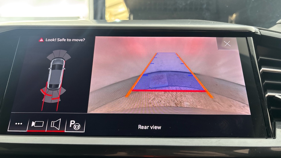 AUDI Q4 Reverse camera