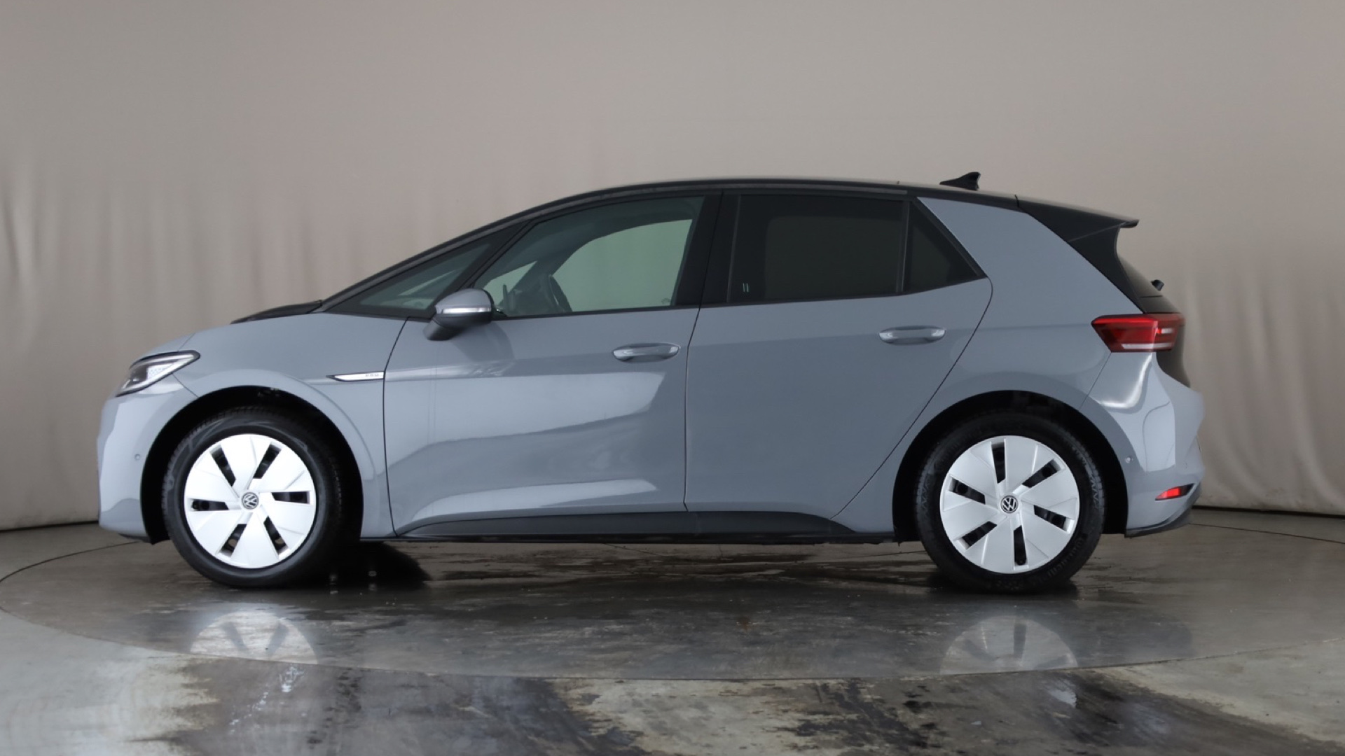 4020616 150kW Family Pro Perform 58kWh 5dr Auto [120kW Ch]