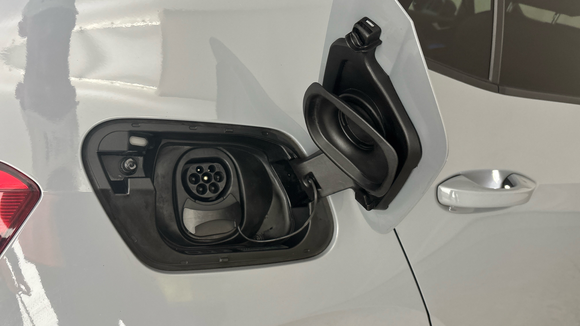 4020616 150kW Family Pro Perform 58kWh 5dr Auto [120kW Ch]