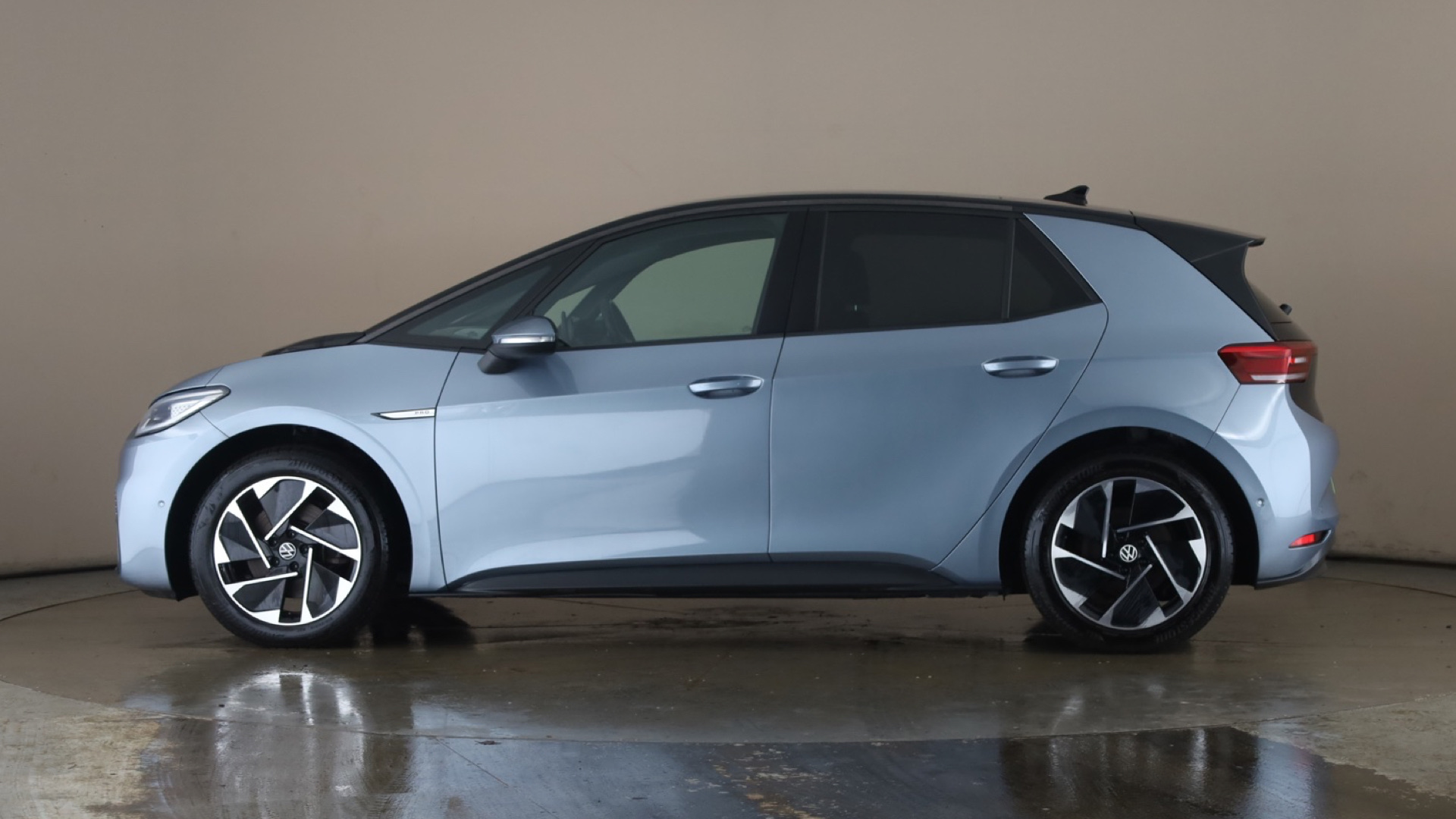 4049542 150kW Family Pro Performance 58kWh 5dr Auto