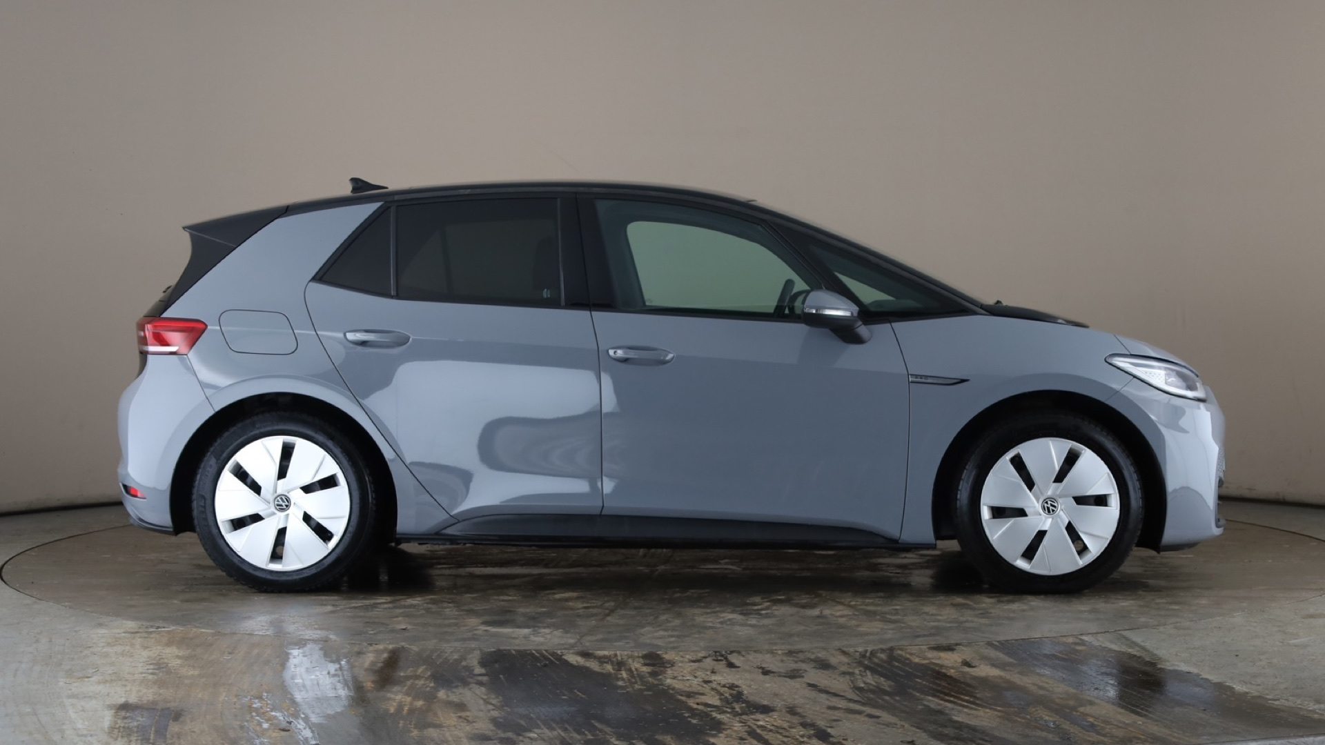 4049540 150kW Family Pro Performance 58kWh 5dr Auto