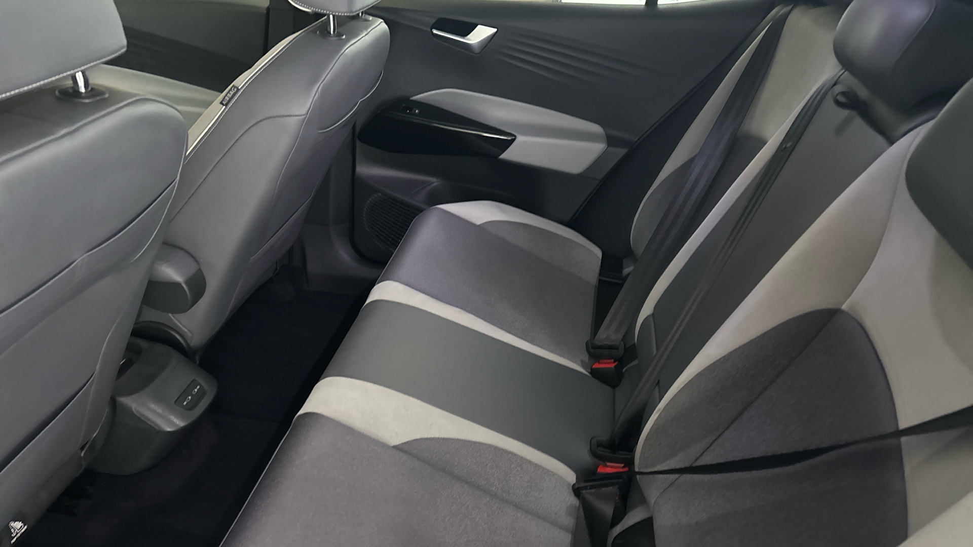 4049540 150kW Family Pro Performance 58kWh 5dr Auto