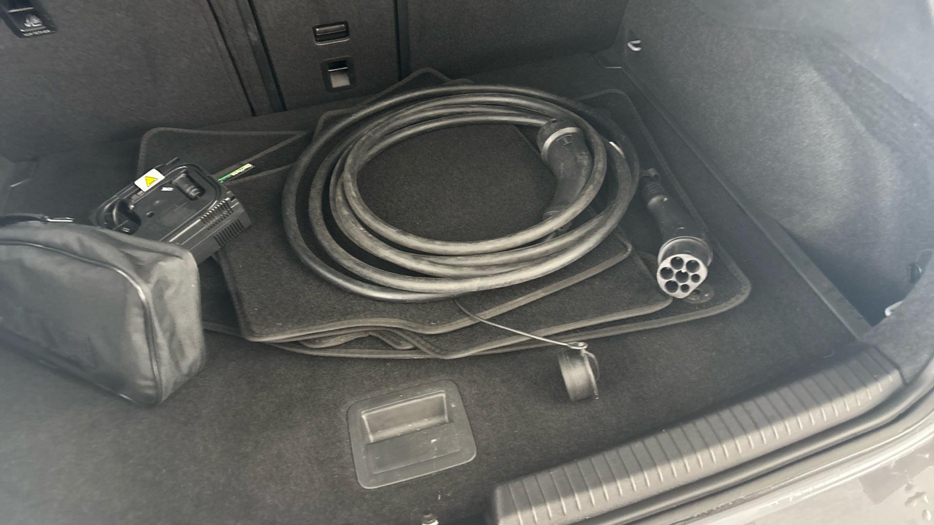 4049540 150kW Family Pro Performance 58kWh 5dr Auto