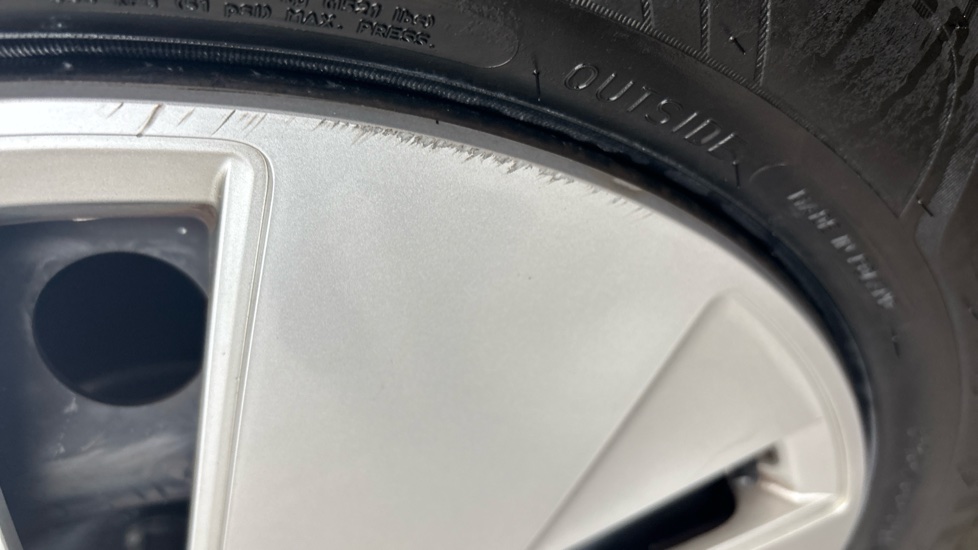 VOLKSWAGEN ID.3 scuff