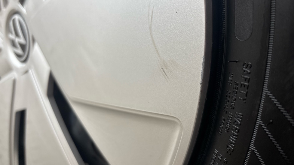 VOLKSWAGEN ID.3 scuff