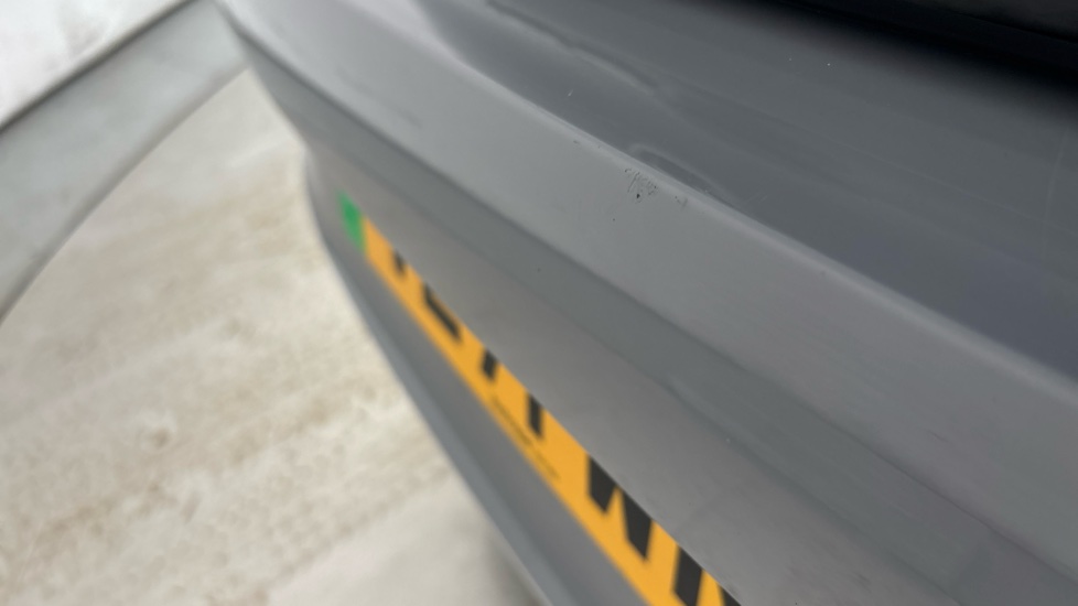 VOLKSWAGEN ID.3 chips and dents