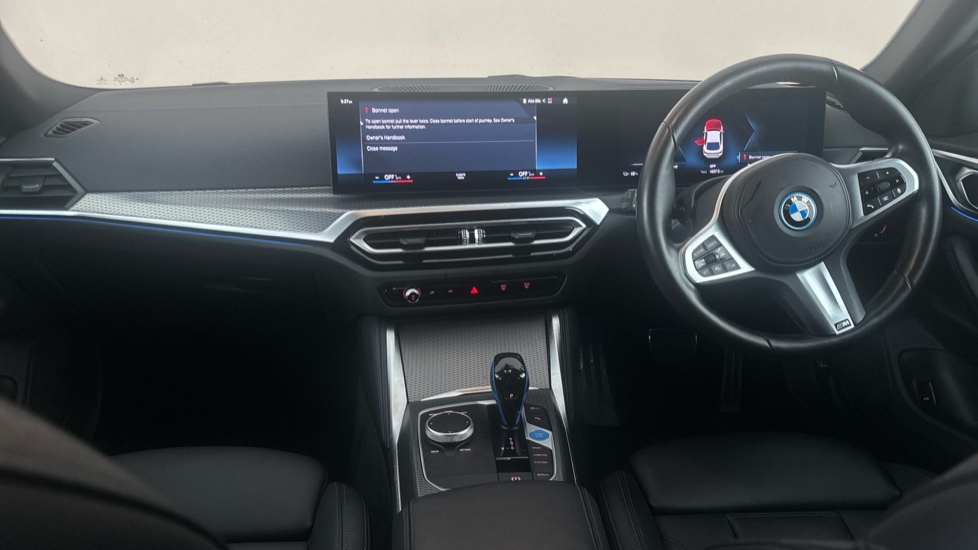 BMW I4 Image 11