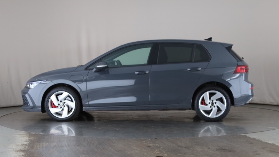 VOLKSWAGEN GOLF Image 2