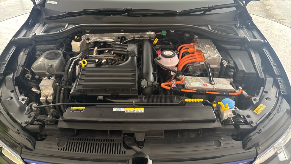 VOLKSWAGEN GOLF Image 16