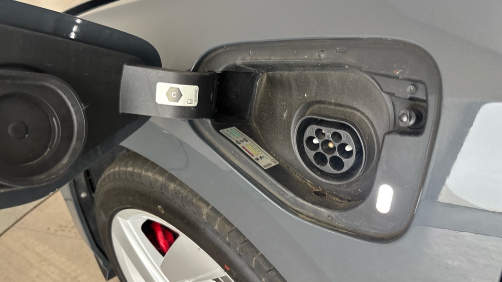 VOLKSWAGEN GOLF Image 21