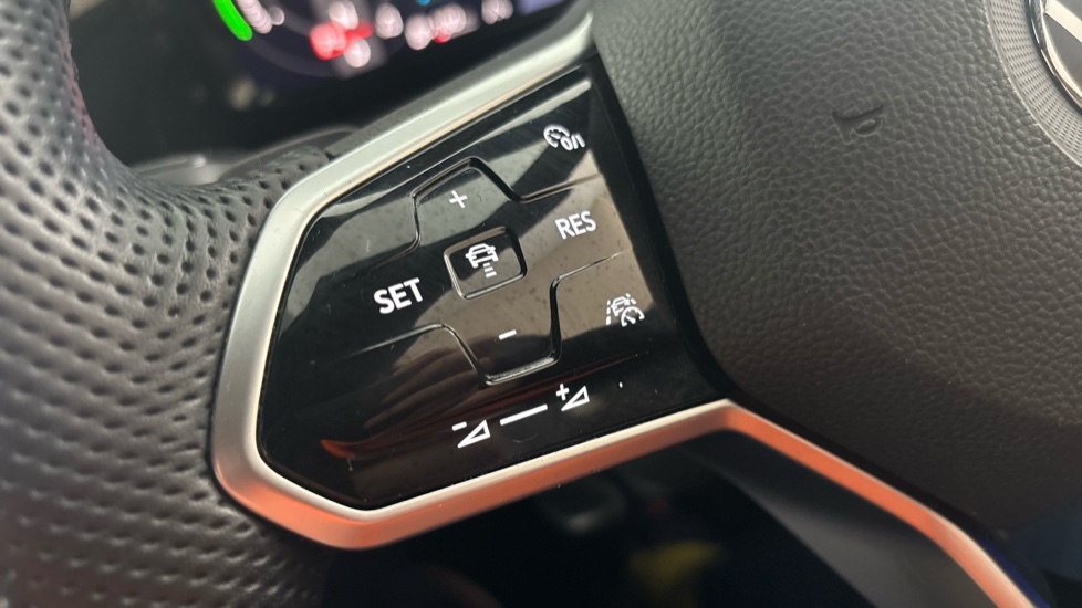 VOLKSWAGEN GOLF cruise control