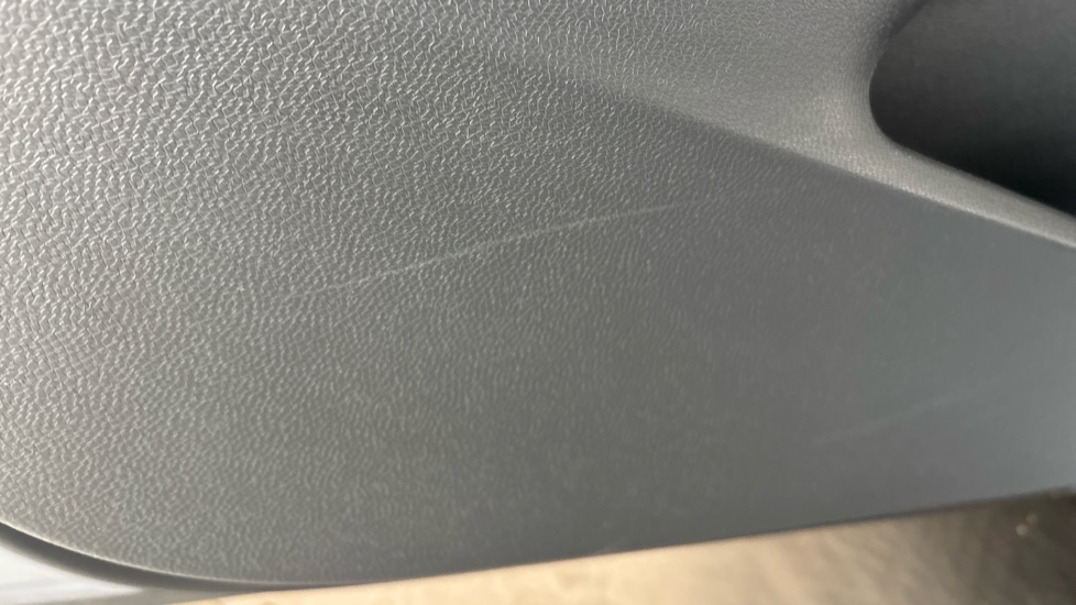 VOLKSWAGEN ID.4 scratches