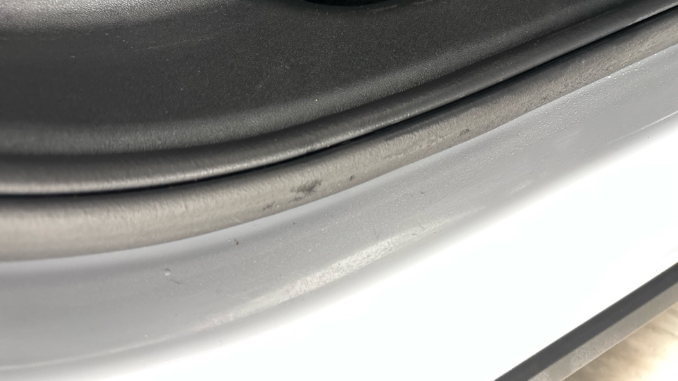 VOLKSWAGEN ID.4 worn