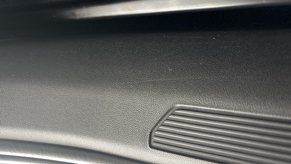 VOLKSWAGEN ID.4 scratches