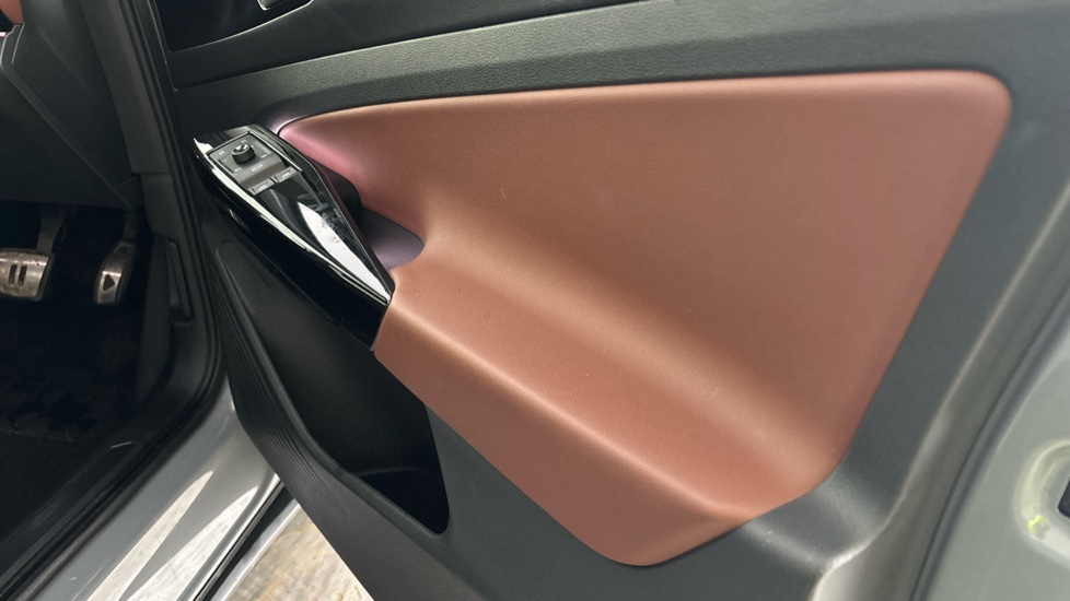 VOLKSWAGEN ID.4 scratches