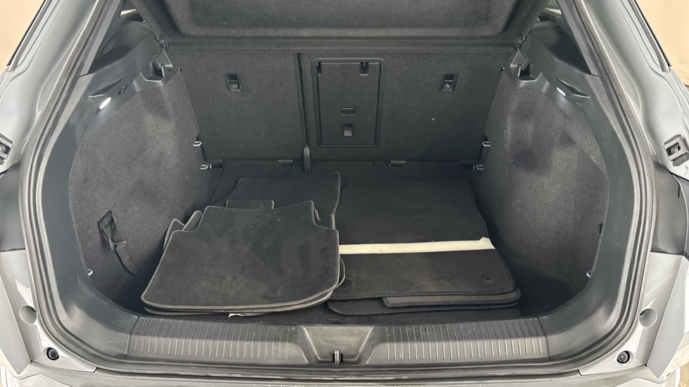 VOLKSWAGEN ID.4 Image 15