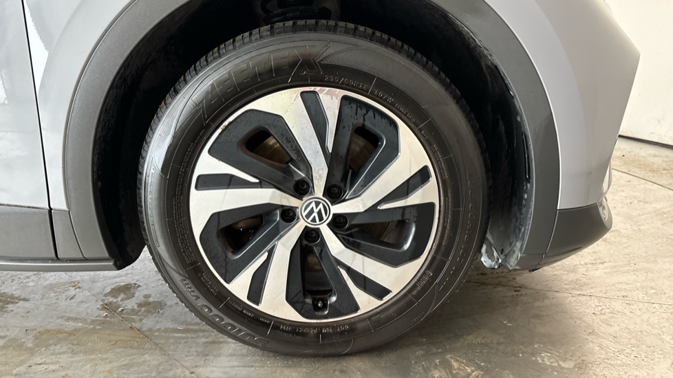 VOLKSWAGEN ID.4 Image 20