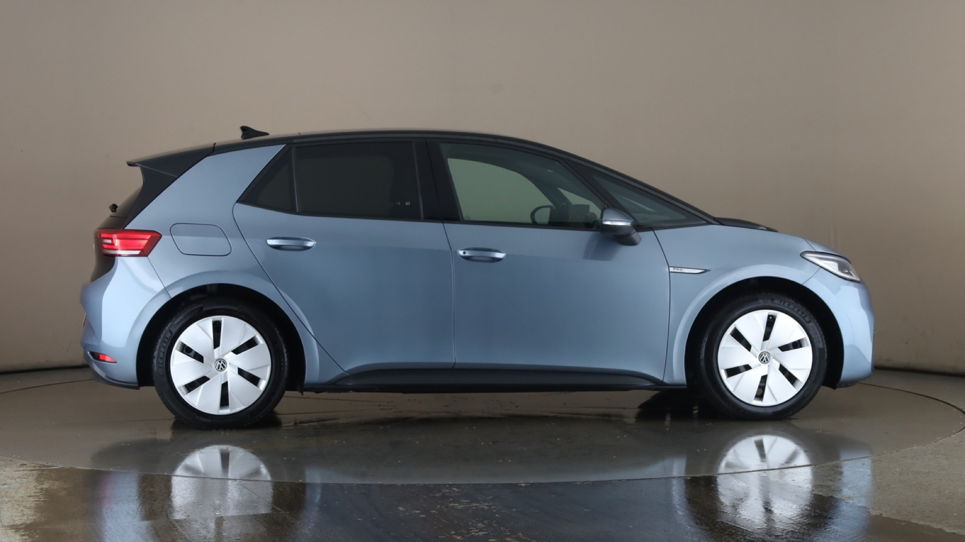 4060159 150kW Family Pro Performance 58kWh 5dr Auto