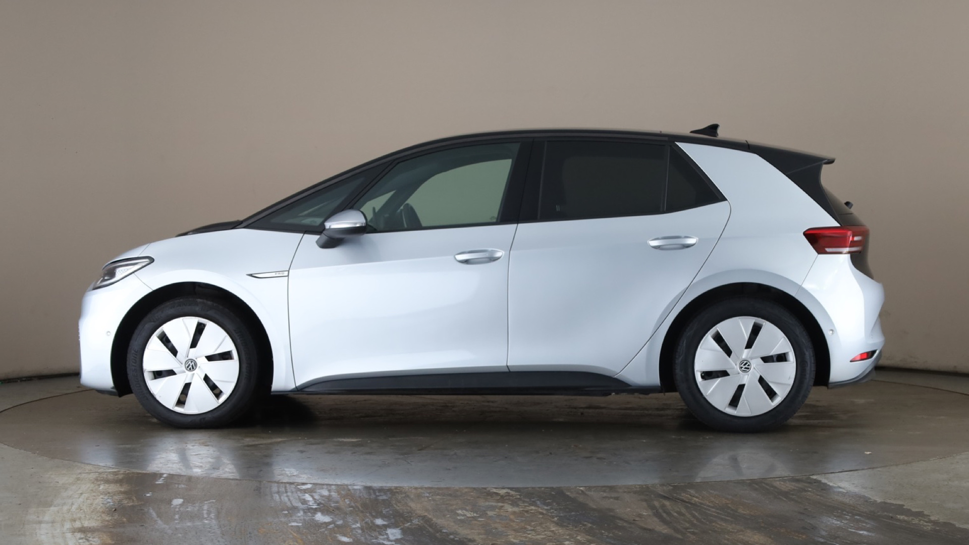 4020852 150kW Family Pro Performance 58kWh 5dr Auto