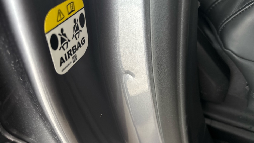 LAND ROVER RANGE ROVER SPORT Dent
