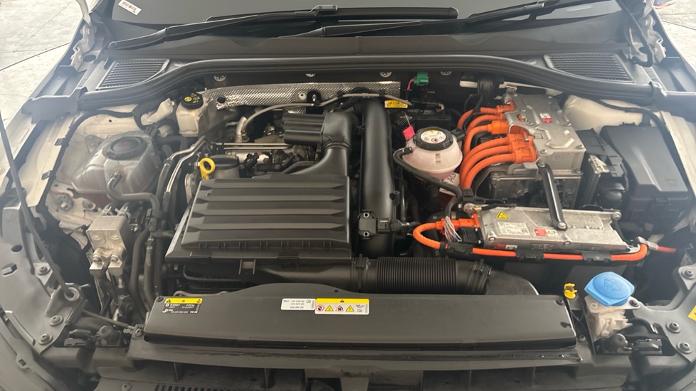 VOLKSWAGEN GOLF Image 16