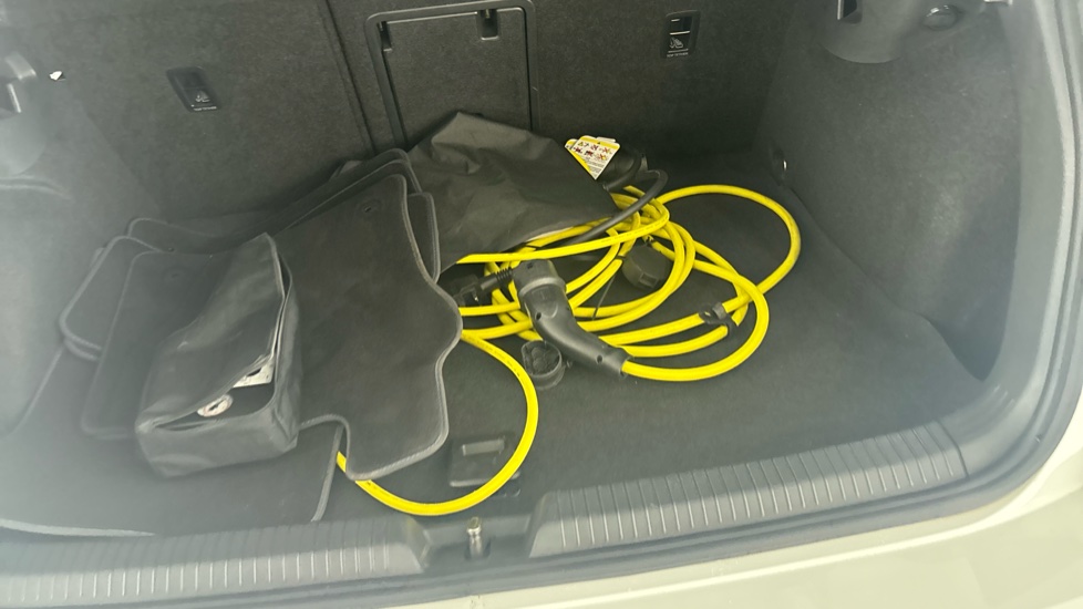 VOLKSWAGEN GOLF Image 22