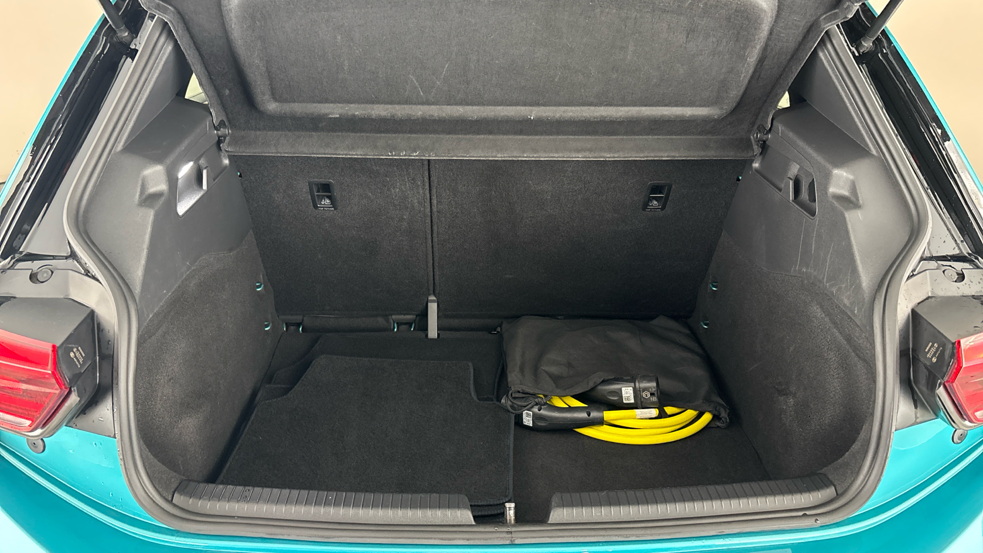 4027752 150kW Life Pro Performance 58kWh 5dr Auto