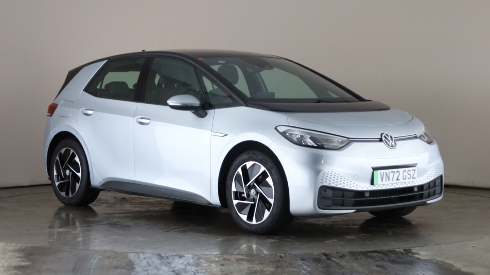 4020675 150kW Life Pro Performance 58kWh 5dr Auto