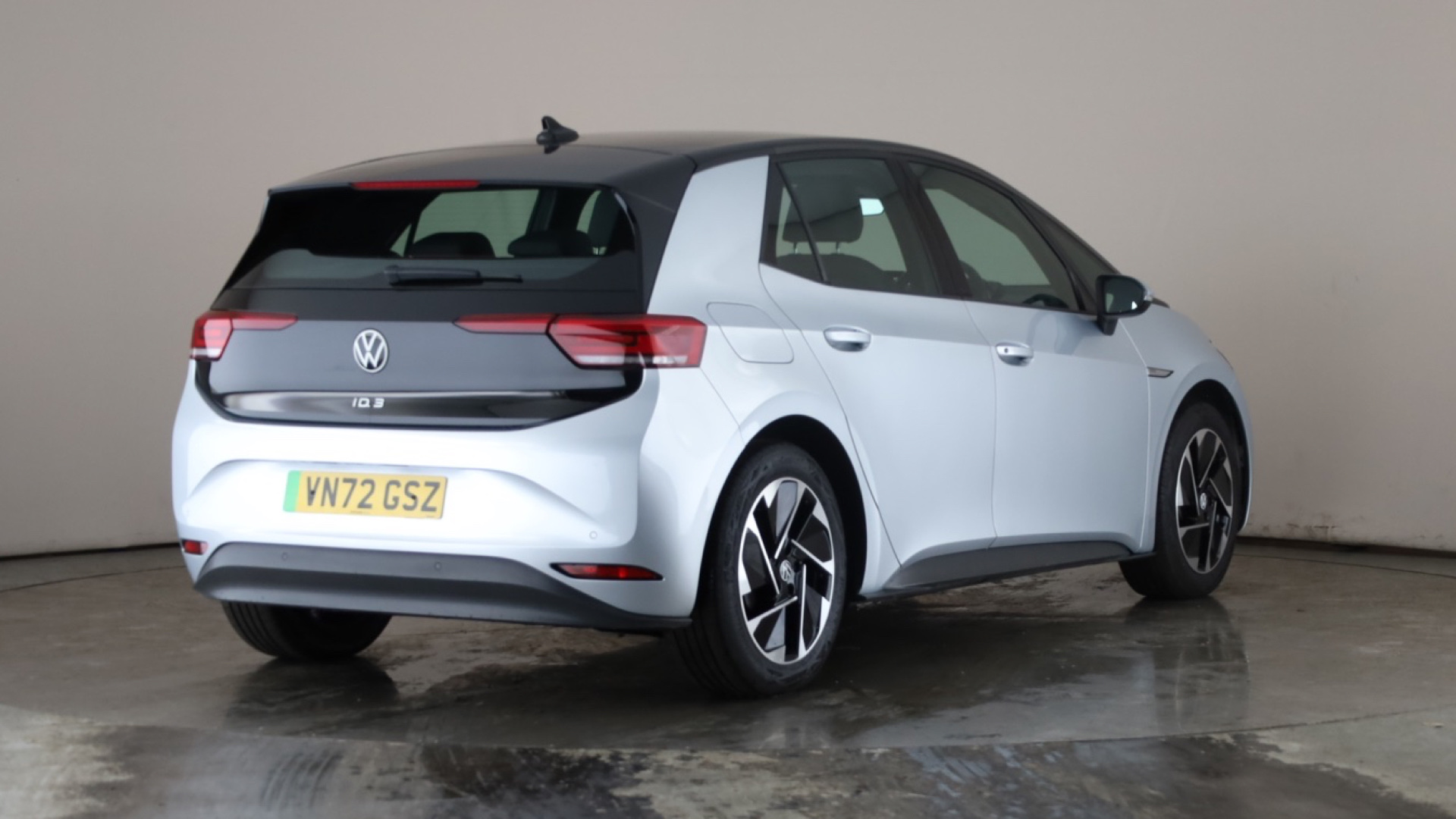 4020675 150kW Life Pro Performance 58kWh 5dr Auto