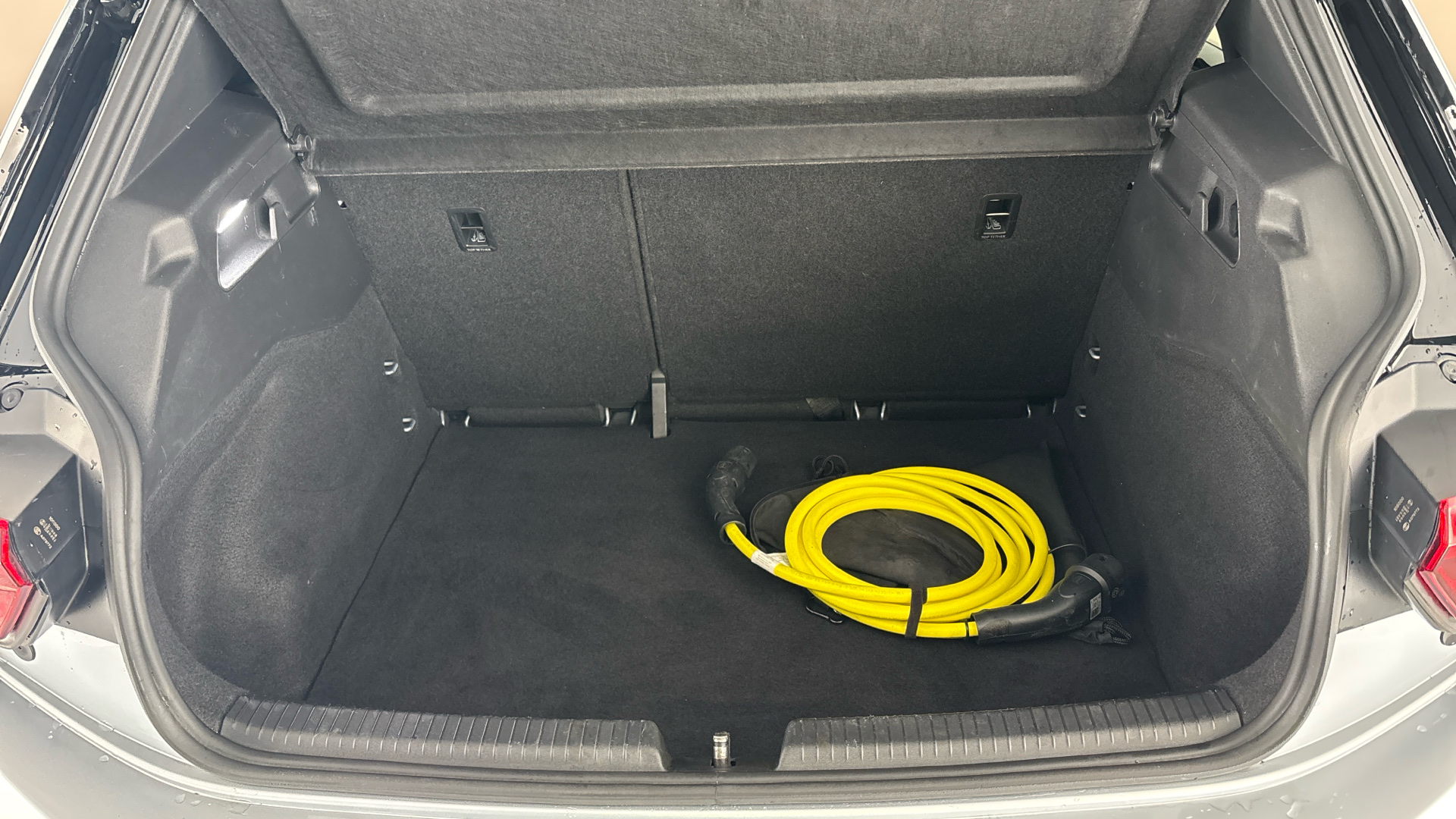 4020675 150kW Life Pro Performance 58kWh 5dr Auto