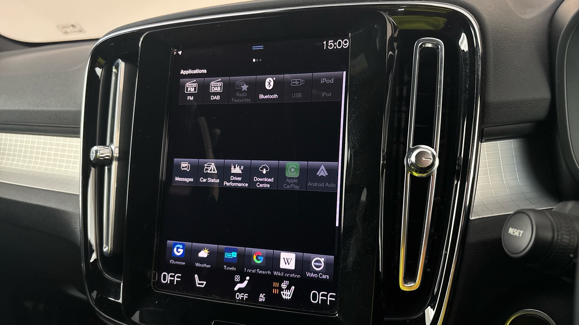 4020806 1.5 T4 Recharge PHEV Plus Dark 5dr Auto