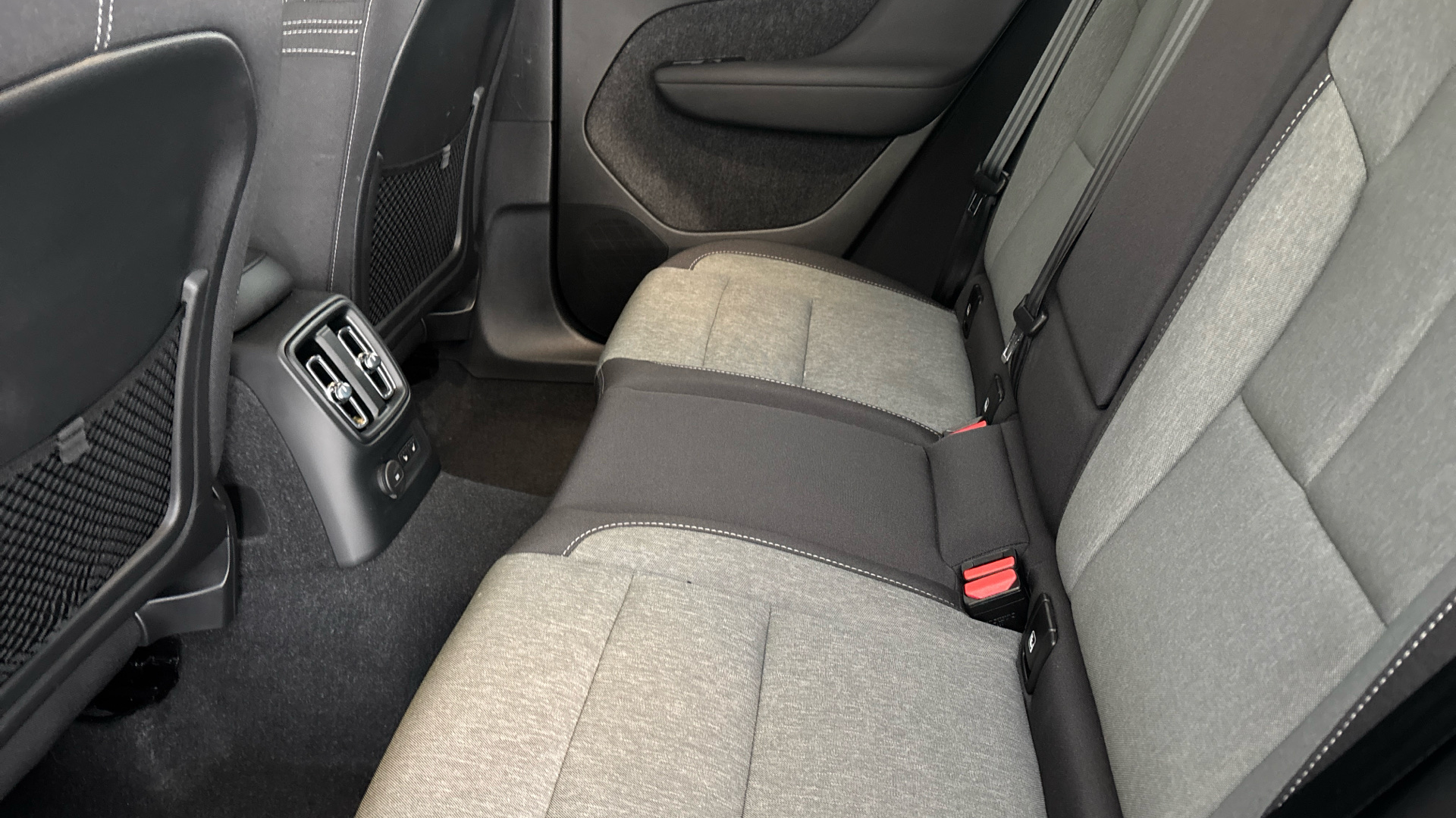 4020806 1.5 T4 Recharge PHEV Plus Dark 5dr Auto