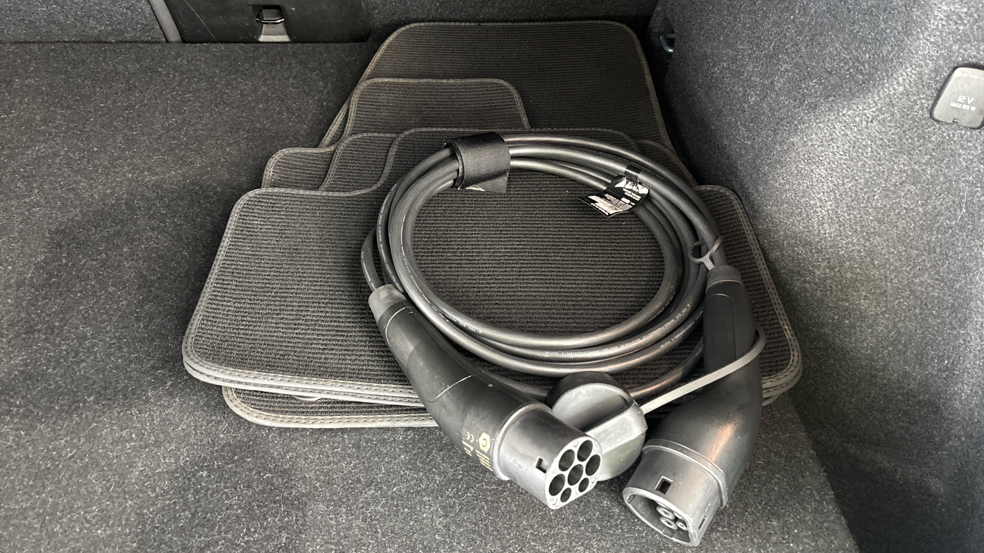 4020806 1.5 T4 Recharge PHEV Plus Dark 5dr Auto