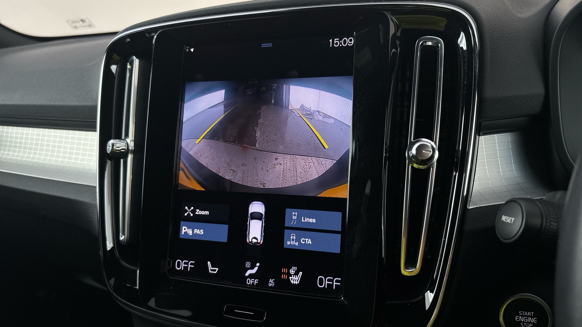 4020806 1.5 T4 Recharge PHEV Plus Dark 5dr Auto