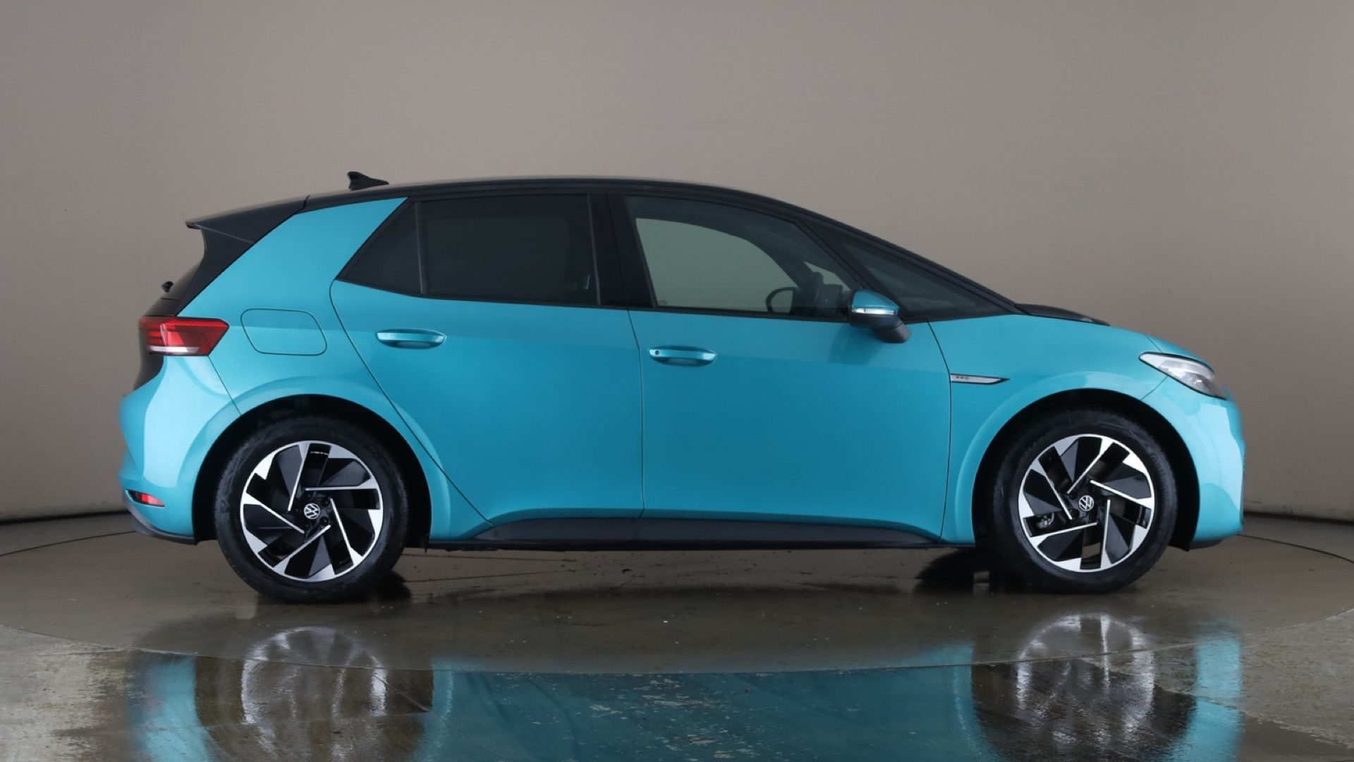 4020913 150kW Life Pro Performance 58kWh 5dr Auto