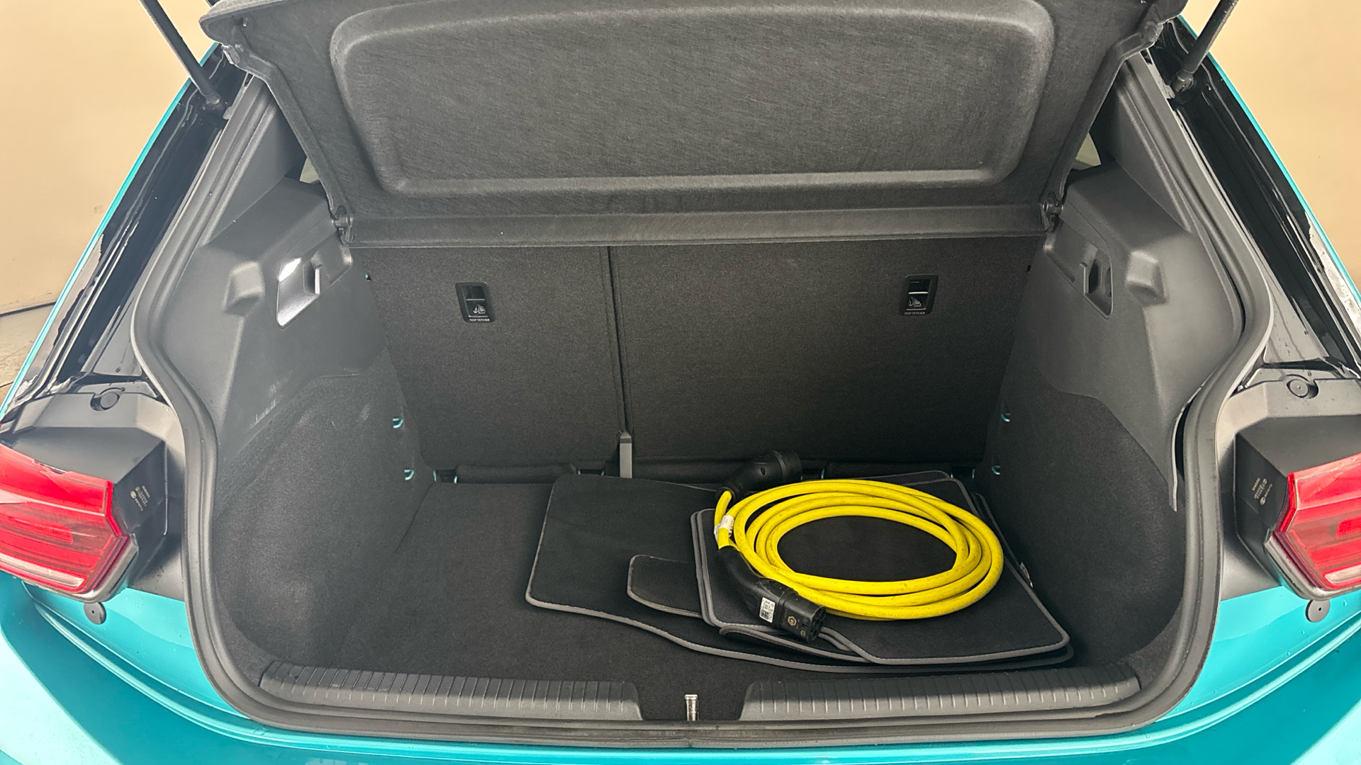 4020913 150kW Life Pro Performance 58kWh 5dr Auto