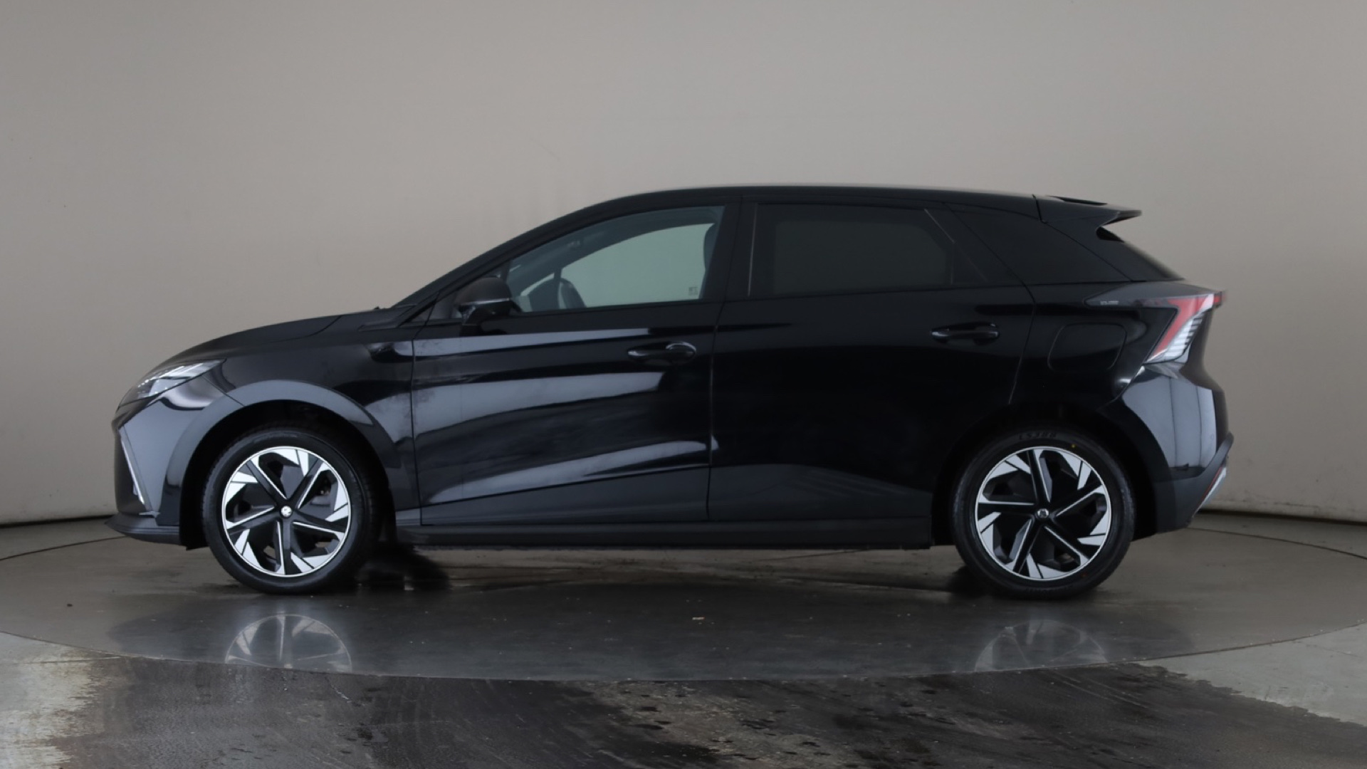 150kW Trophy EV Long Range 64kWh 5dr Auto